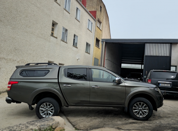 Mitsubishi L200 2.4 DI-D Doble cabina 4WD