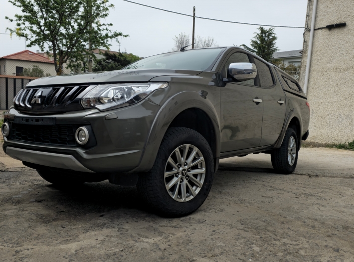 Mitsubishi L200 2.4 DI-D Doble cabina 4WD