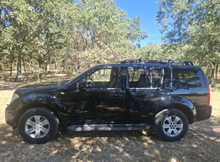 Nissan Pathfinder 2.5 dCi LE