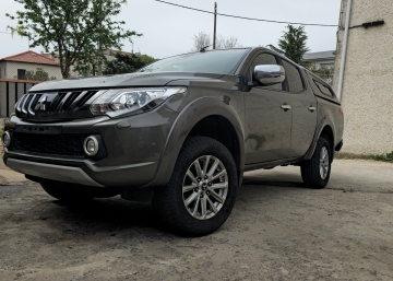 Mitsubishi L200 2.4 DI-D Doble cabina 4WD
