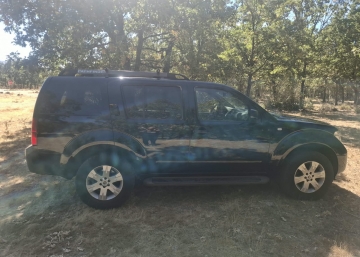 Nissan Pathfinder 2.5 dCi LE